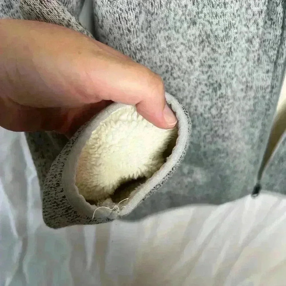 TIME and TRU Thick Gray zip up with fuzzy inside - Picture 5 of 5